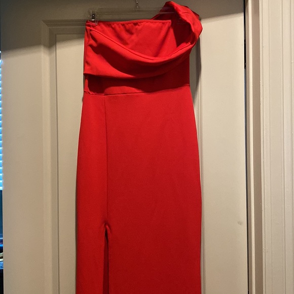 Red one shoulder maxi dress - Picture 3 of 7